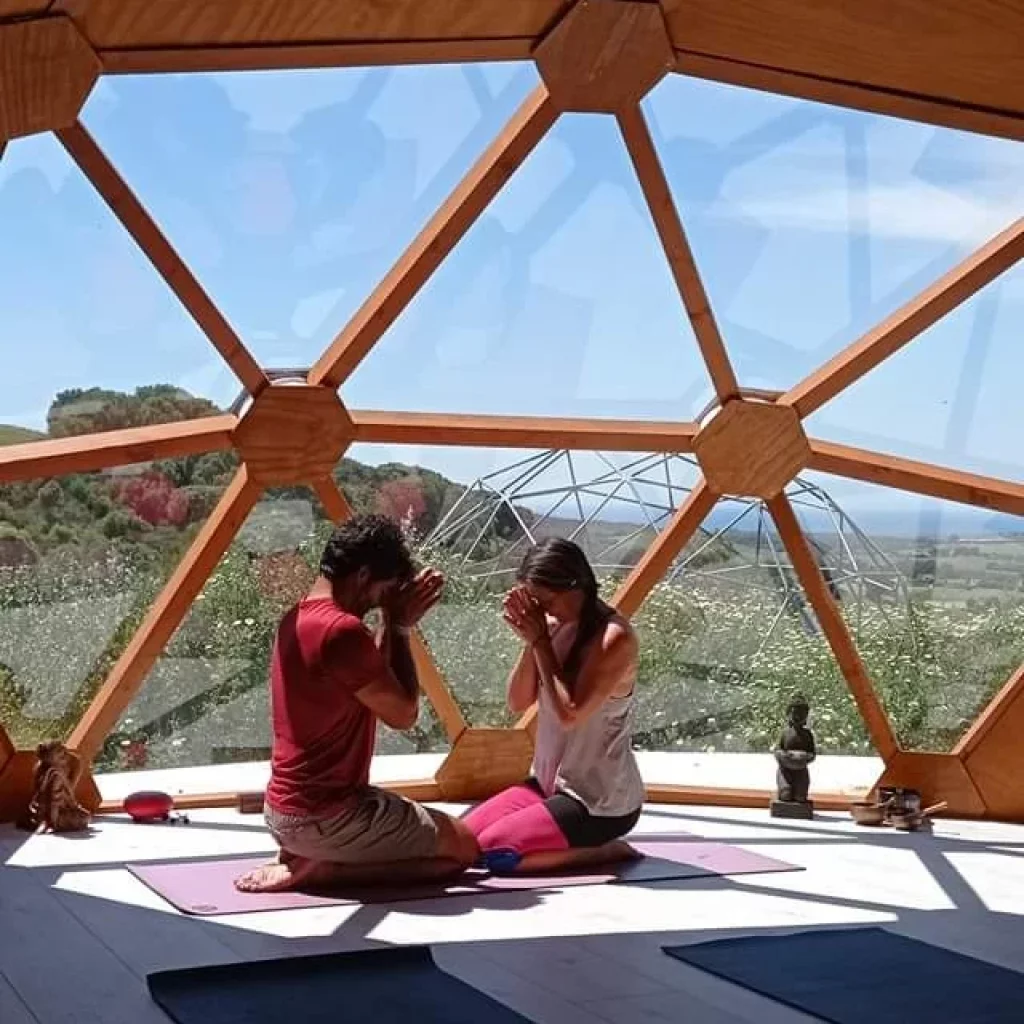 Ecoaldea Avatar Dome Yoga Art ubicada en Finca Villamon, en la provincia de Cádiz (Andalucía).