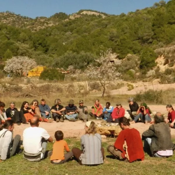 Comunidad alternativa Kurkum Farm EcoVida en Teruel (Aragón).